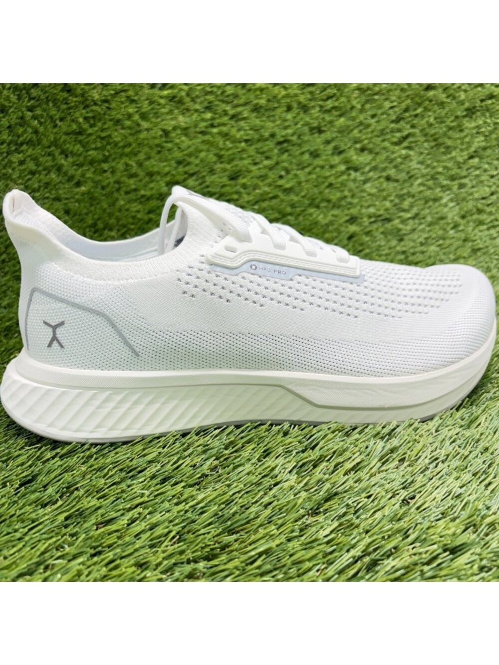Flux Adapt Runner H2O Pro White Mens Size 9 Womens 10.5 Athletic Shoes Sneakers